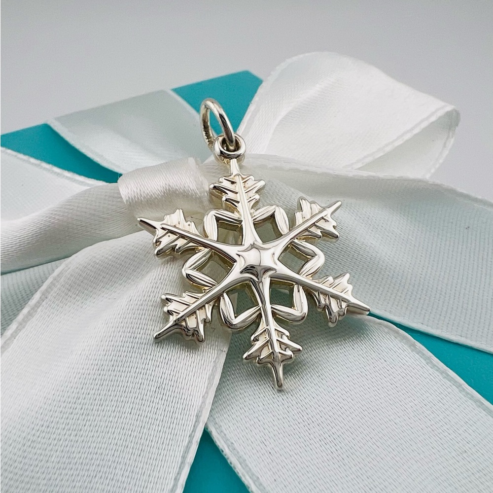 Tiffany Snowflake Charm - Picture 2 of 4